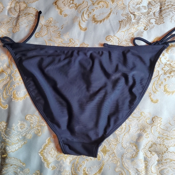 3/$15 - No Boundaries String Bikini Swimsuit Bottom, L, Black - Picture 5 of 5